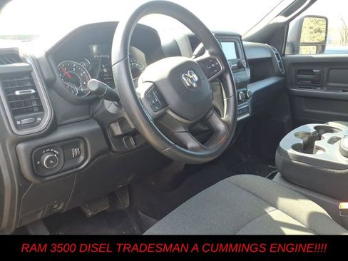 Used 2024 RAM 3500 Tradesman w/ Chrome Appearance Group AWD/4WD image 16