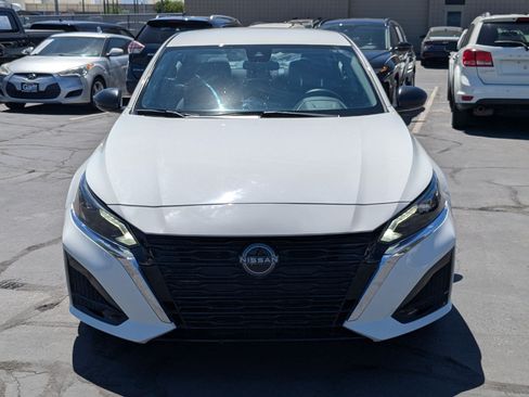 Used 2025 Nissan Altima 2.5 SV FWD image 11