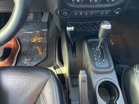 Used 2015 Jeep Wrangler Unlimited Sahara w/ Connectivity Group image 11