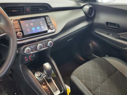 Used 2020 Nissan Kicks S image 15
