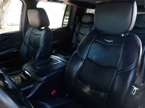 Used 2017 Cadillac Escalade ESV Platinum image 9