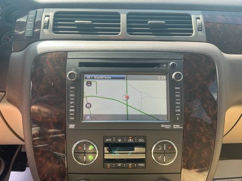 Used 2012 GMC Sierra 3500 Denali w/ Suspension Package, Off-Road AWD/4WD image 26