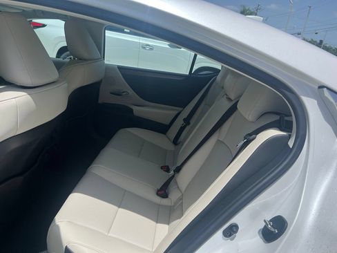 Used 2024 Lexus ES 350 w/ Premium Package FWD image 5