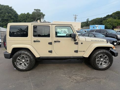 Used 2018 Jeep Wrangler Unlimited Rubicon w/ Dual Top Group AWD/4WD image 6