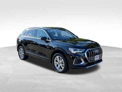 Used 2024 Audi Q3 2.0T Premium w/ Convenience Package AWD/4WD image 4