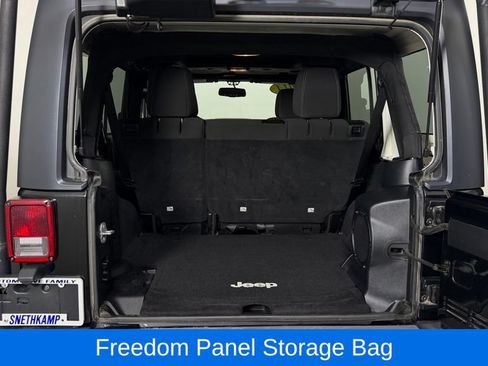 Used 2014 Jeep Wrangler Unlimited Sahara AWD/4WD image 10