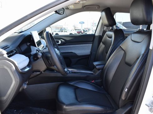 Used 2022 Jeep Compass Latitude image 7