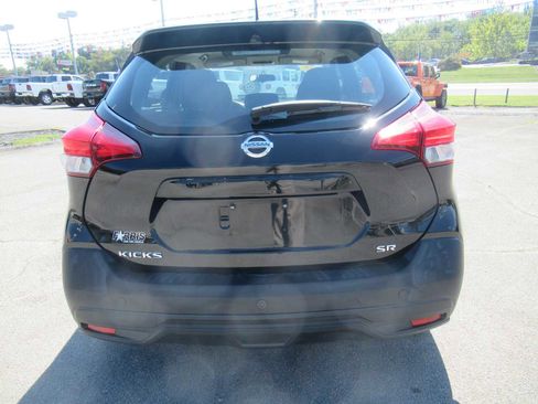 Used 2018 Nissan Kicks SR w/ Exterior Electronics Package image 4