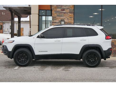 Used 2015 Jeep Cherokee Trailhawk w/ Comfort/Convenience Group image 6