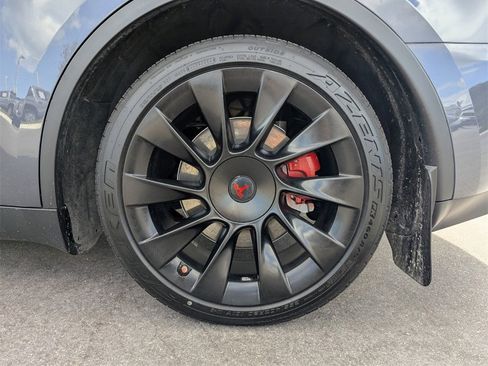 Used 2021 Tesla Model Y 2WD image 16