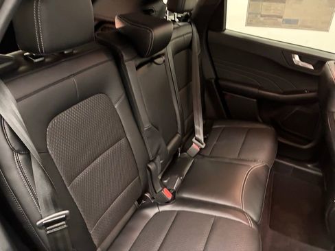 New 2026 Ford Escape SE image 32