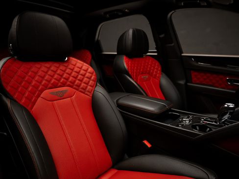 Used 2021 Bentley Bentayga AWD/4WD image 60