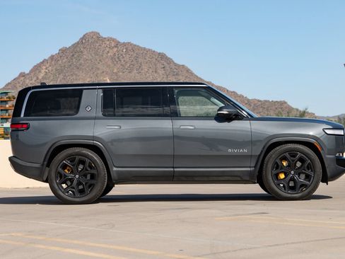 Used 2023 Rivian R1S Adventure AWD/4WD image 60