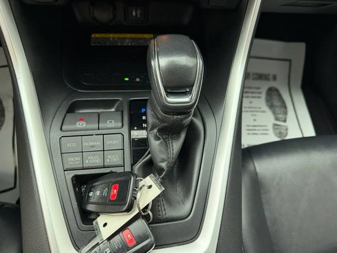 Used 2019 Toyota RAV4 XLE Premium w/ Advanced Technology Package AWD/4WD image 5