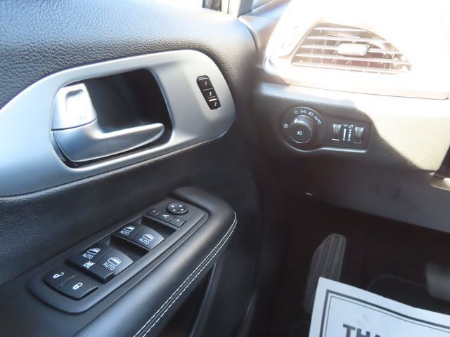 Used 2026 Chrysler Pacifica Limited w/ S Appearance Package AWD/4WD image 35