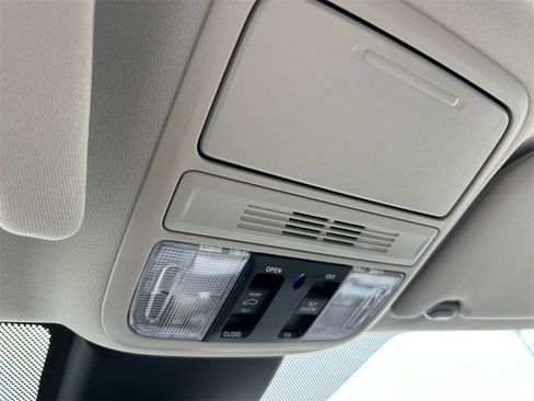 New 2026 Honda Odyssey Touring image 28