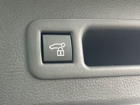 New 2026 Toyota Sienna XLE FWD image 36