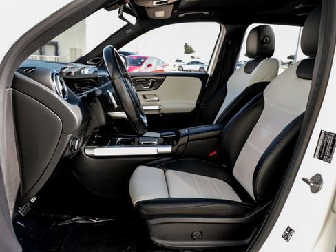 Used 2021 Mercedes-Benz GLB 35 AMG GLB 35 AMG image 3