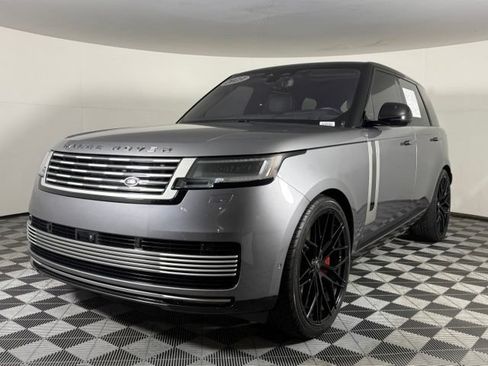 Used 2023 Land Rover Range Rover SV AWD/4WD image 2