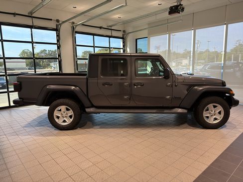 Used 2020 Jeep Gladiator Sport w/ Quick Order Package 24S image 6