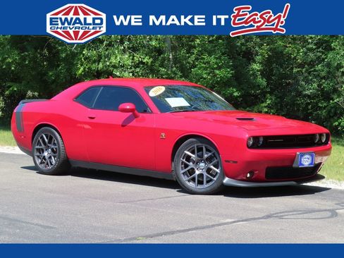 Used 2016 Dodge Challenger R/T Scat Pack w/ Leather Interior Group RWD image 1