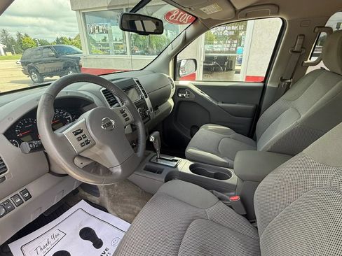 Used 2018 Nissan Frontier SV w/ Value Truck Package AWD/4WD image 8