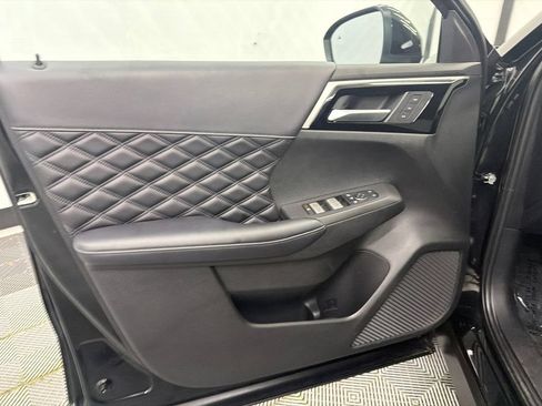 Used 2024 Mitsubishi Outlander SEL FWD image 11