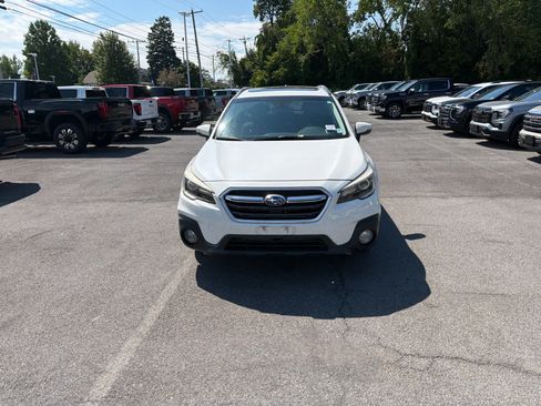 Used 2019 Subaru Outback 3.6R Touring AWD/4WD image 12