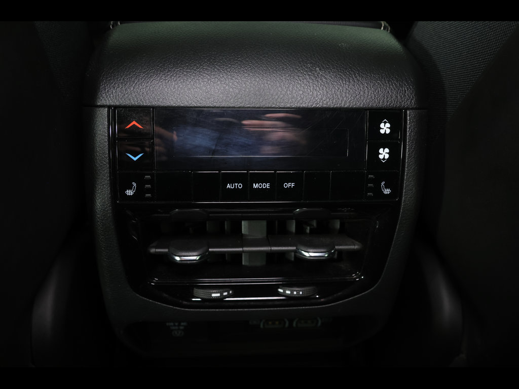 Used 2023 Jeep Grand Cherokee L Limited AWD/4WD image 30