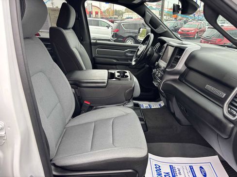 Used 2022 RAM 1500 Big Horn AWD/4WD image 12