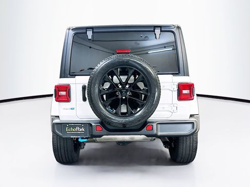 Used 2023 Jeep Wrangler Unlimited Sahara AWD/4WD image 7