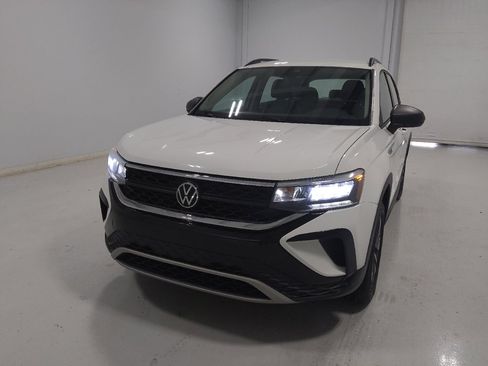 Used 2024 Volkswagen Taos S FWD image 15
