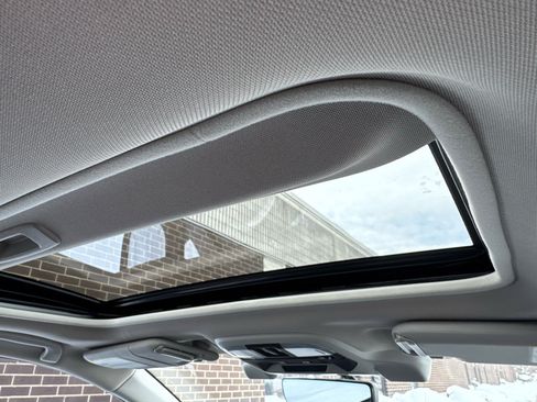 Used 2021 Subaru Crosstrek 2.5i Sport w/ Moonroof Package image 18