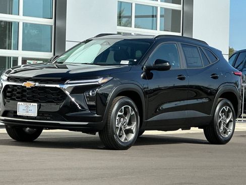 New 2026 Chevrolet Trax LT FWD image 8