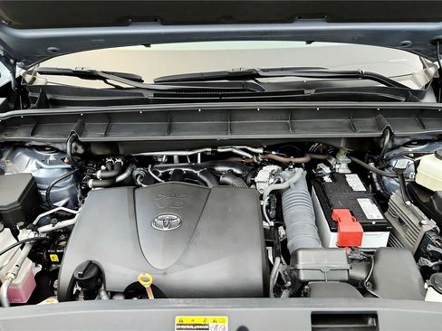 Used 2022 Toyota Highlander XLE image 23