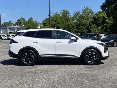 New 2026 Kia Sportage LX FWD image 2