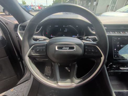 Used 2024 Jeep Grand Cherokee Altitude AWD/4WD image 15