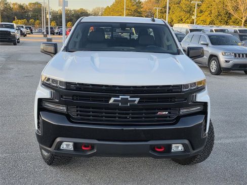 Used 2021 Chevrolet Silverado 1500 LT Trail Boss w/ Convenience Package II image 2