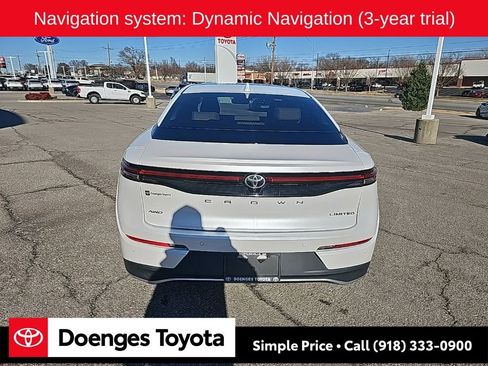 Used 2023 Toyota Crown Limited image 4