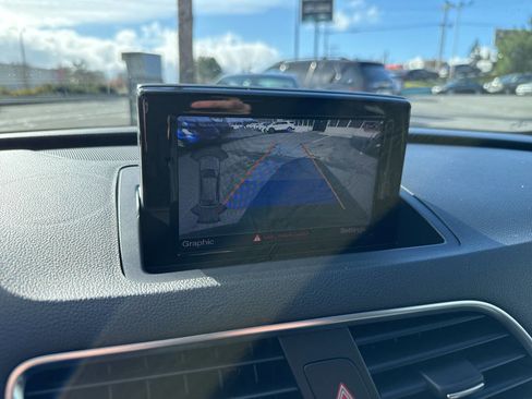 Used 2018 Audi Q3 2.0T Premium Plus w/ Premium Plus Package image 38