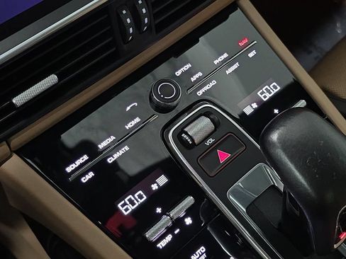 Certified 2022 Porsche Cayenne GTS AWD/4WD image 19