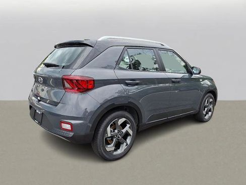 New 2025 Hyundai Venue Limited image 4