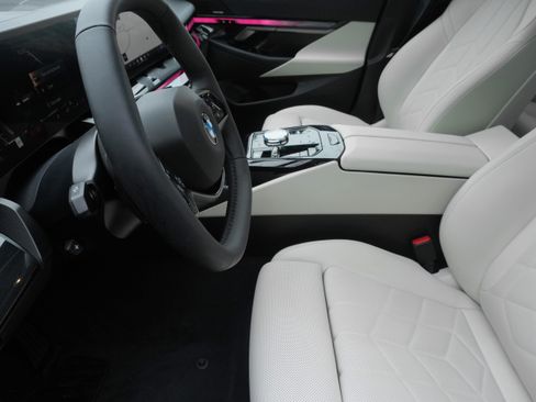 Used 2026 BMW 540i xDrive AWD/4WD image 6