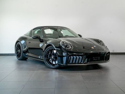 Certified 2025 Porsche 911 Targa 4 GTS AWD/4WD image 9