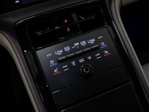 Certified 2025 Porsche Panamera 4 AWD/4WD image 41