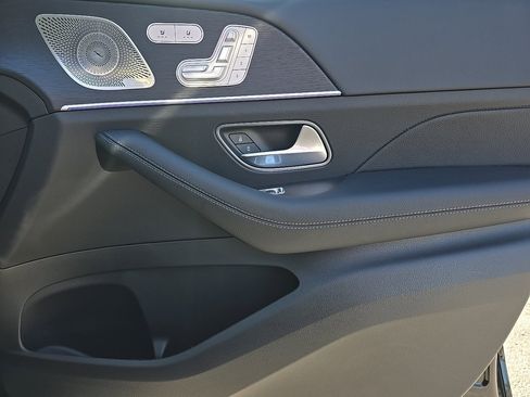 New 2026 Mercedes-Benz GLS 450 4MATIC image 47