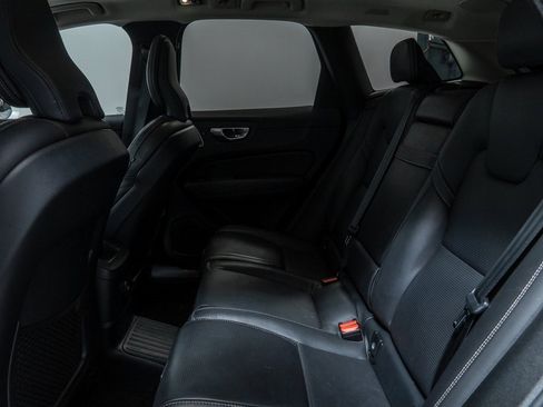 Used 2021 Volvo XC60 T8 Inscription w/ Advanced Package image 28