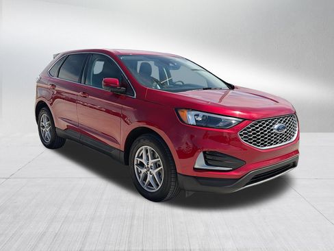 Used 2024 Ford Edge SEL AWD/4WD image 3