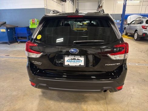 Used 2023 Subaru Forester Premium image 6
