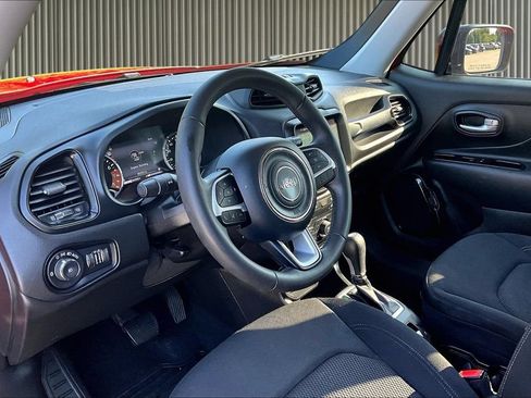 Used 2023 Jeep Renegade Altitude AWD/4WD image 16